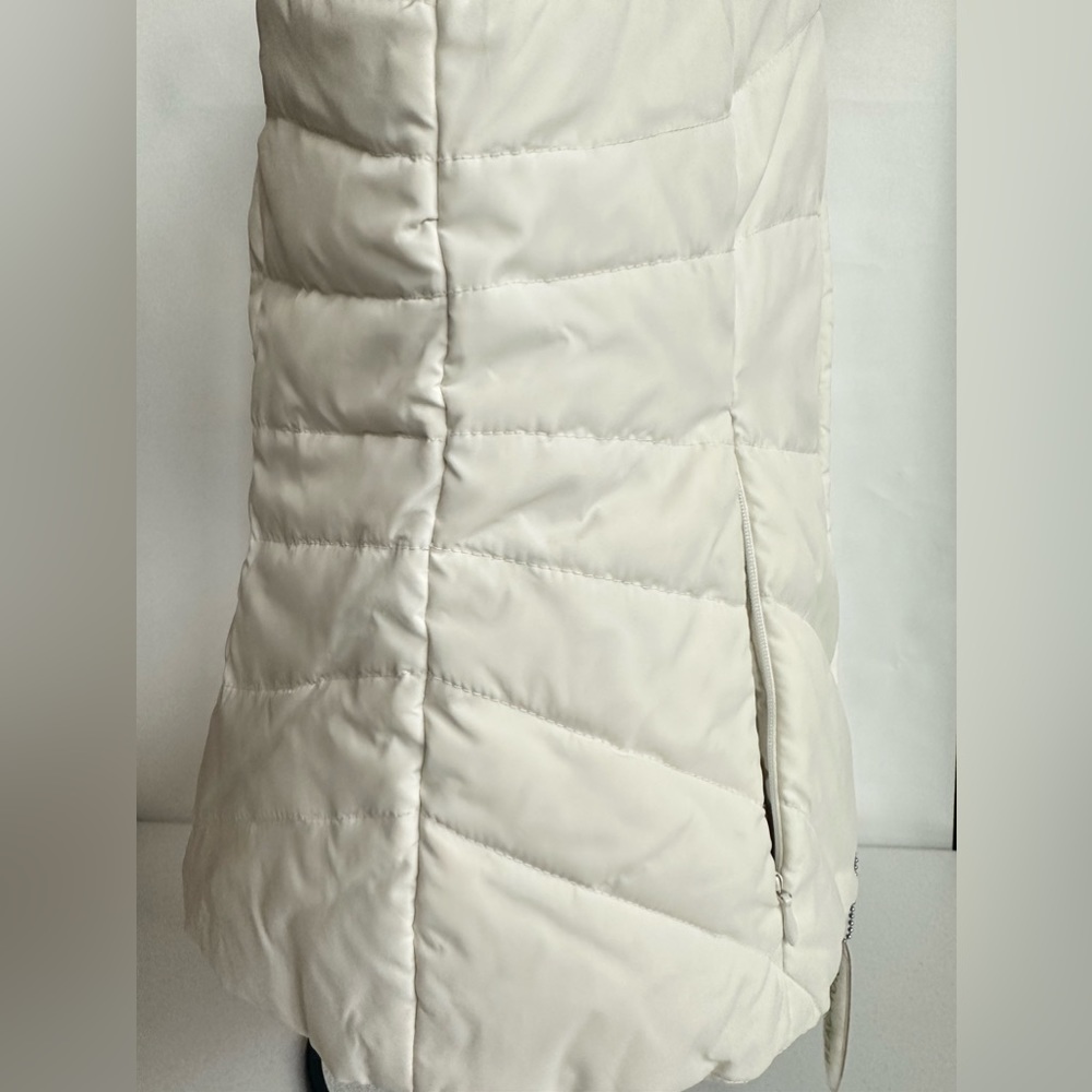 Woman's Kenneth Cole Reaction Down/Feather
Body warmer. Puffer Vest Ivory Sz M - Picture 10 of 13